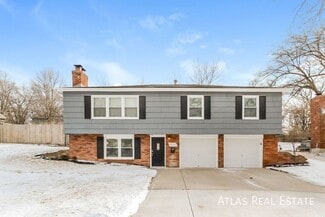 9137 Switzer St, Overland Park, KS 66214