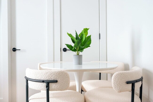 Lenox Row unit FL4-ID1022032P, New York, NY 10021 - photo 5