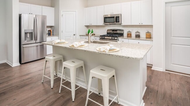 377 Tiliwa St, Summerville, SC 29486 - photo 4