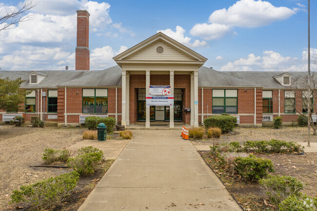 Berclair Elementary School typically receives average ratings.