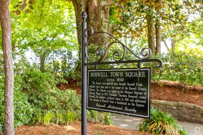 The Roswell Town Square is in the heart of Roswell neighborhood in the state of Georgia.