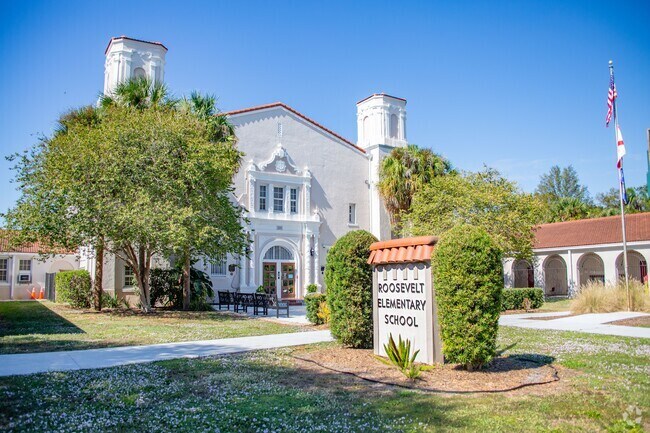 Roosevelt Elementary School serves students in the Palma Ceia community.