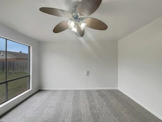 4702 Dee Ct, Fort Worth, TX 76135 - photo 7