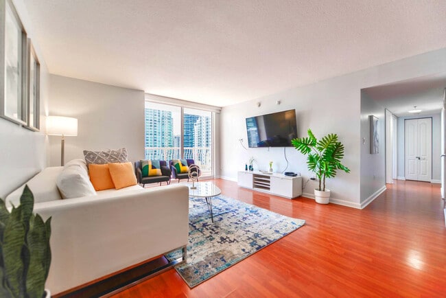 1 SE 12th St unit FL29-ID1022202P, Miami, FL 33131 - photo 2