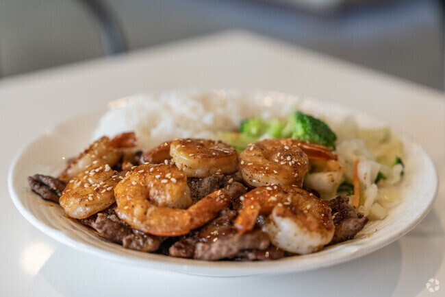 Origami Restaurant combines fresh ingredients and expert sushi in San Ramon.