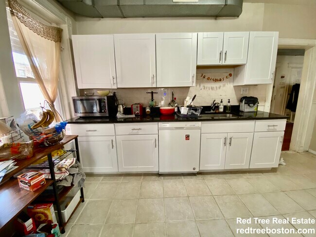 1908 Beacon St unit 3, Brookline, MA 02445 - photo 7