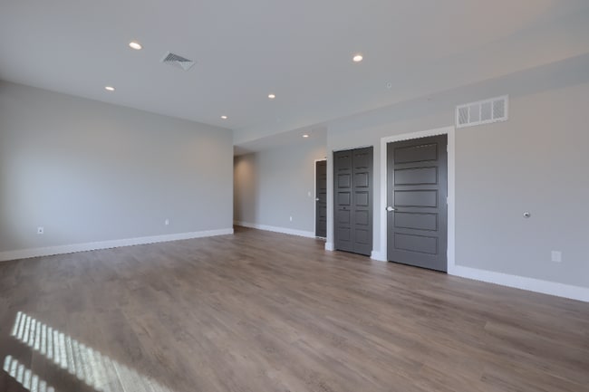 117 W Main St unit 4, New Holland, PA 17557 - photo 4