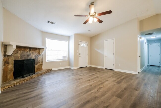 5175 Sugar Crest Dr, Sugar Hill, GA 30518 - photo 5