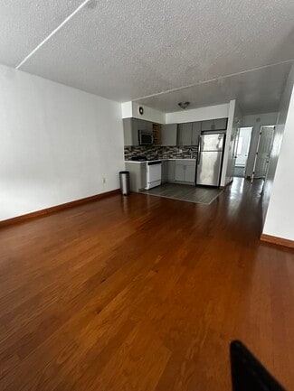 8 E 118th St, New York, NY 10035