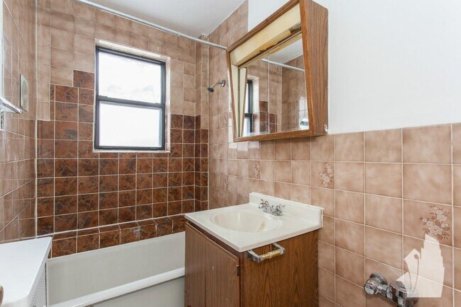 727 W Belmont Ave unit 406, Chicago, IL 60657 - photo 6