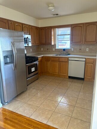 60 Arlington Ave Unit 2, Newark, NJ 07104