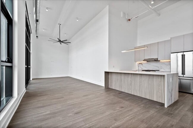 728 Lofts, Deerfield, IL 60015 - photo 4