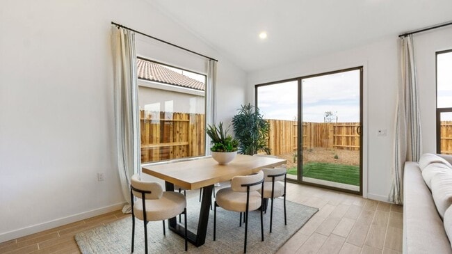 8600 Rawhide Ave, Shafter, CA 93263 - photo 6