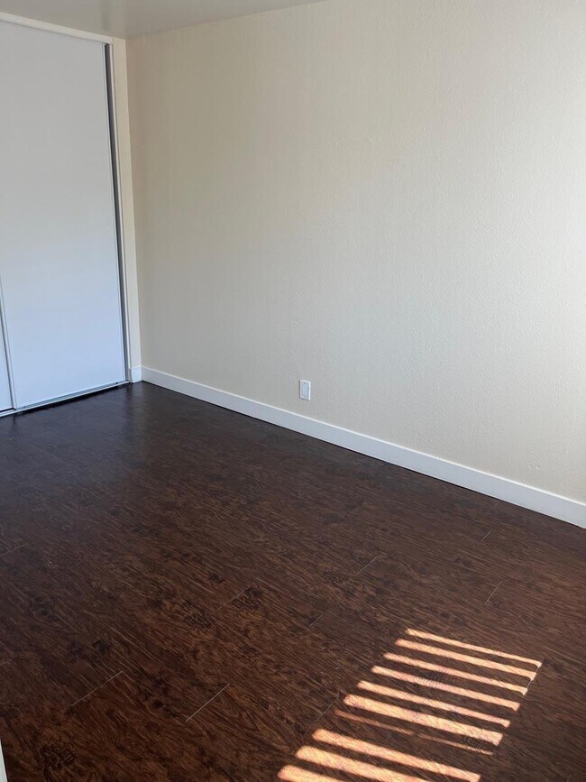 808 W Anaheim St, Wilmington, CA 90744 - photo 4