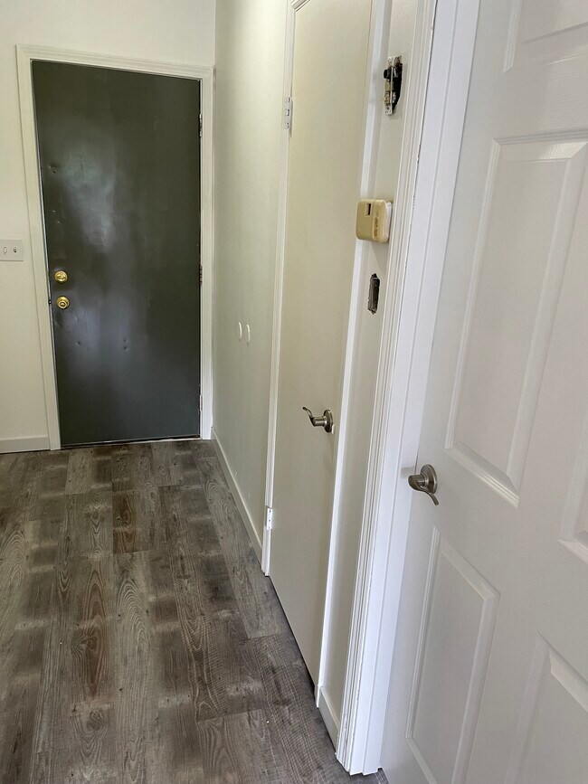 113 E Hope Dr unit B, Upland, IN 46989 - photo 5