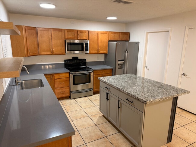 807 W Palomino Dr, Chandler, AZ 85225 - photo 3