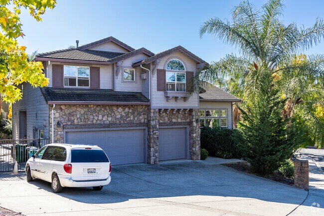 Large single-family homes can be found in Howe Homestead.