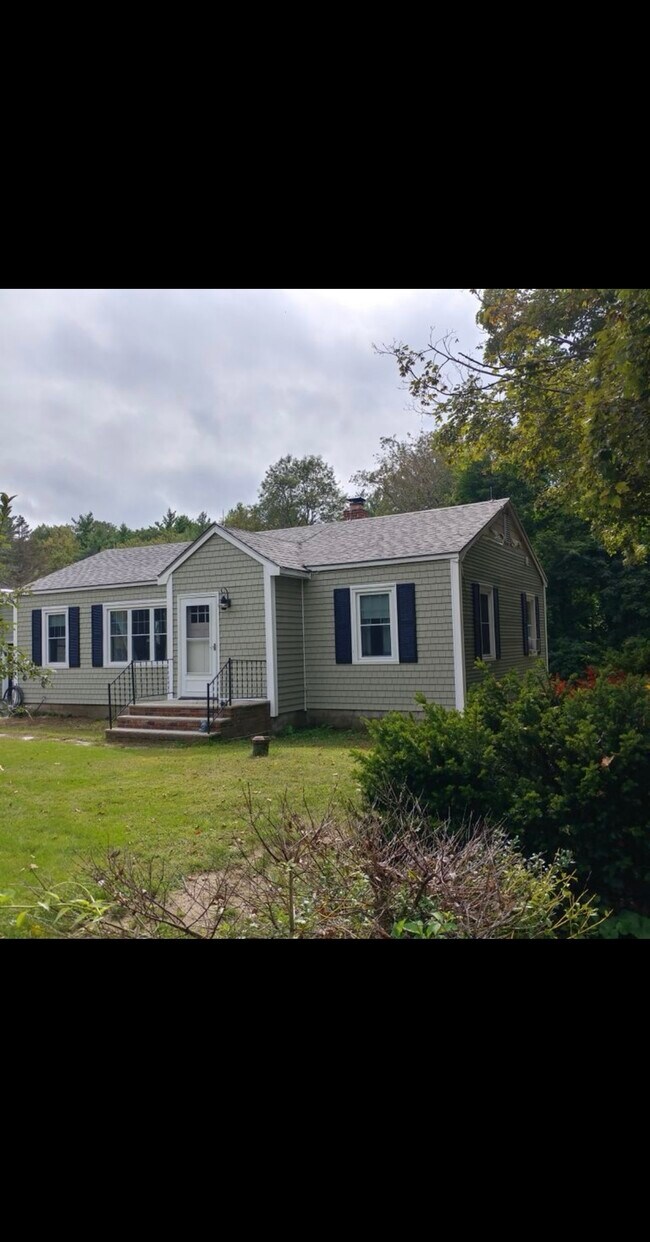 235 Main St, Fremont, NH 03044