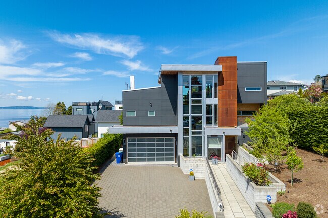 Modern geometric-style homes can be spotted throughout the North Beach neighborhood.
