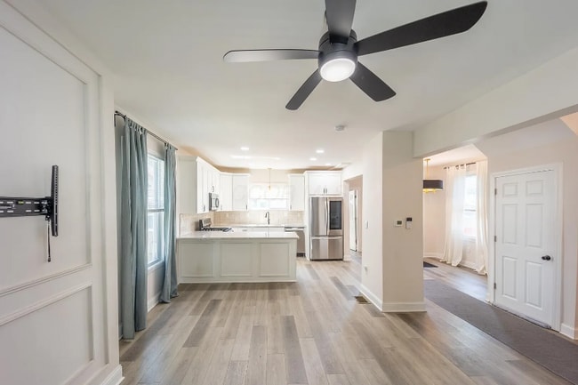 582 Gilbert St, Columbus, OH 43205 - photo 5