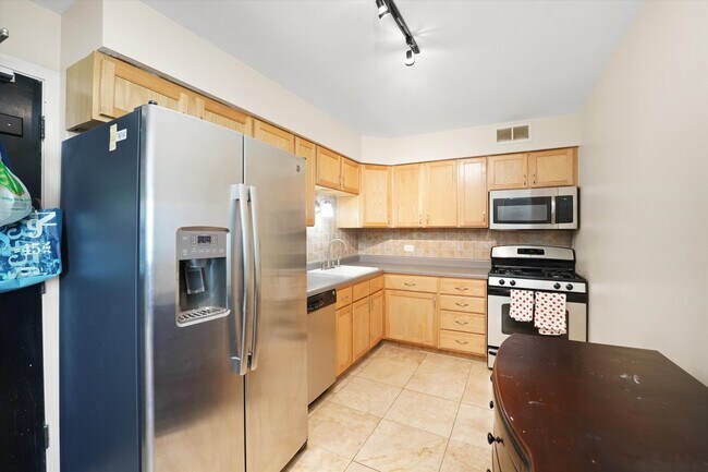 Sheridan Point Condominiums unit 808, Chicago, IL 60660 - photo 6