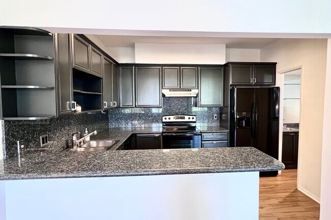8960 Cynthia St unit 109, West Hollywood, CA 90069 - photo 6