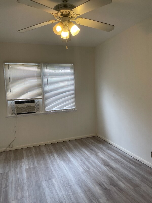 1301 N Buena Vista St unit B, Burbank, CA 91505 - photo 6