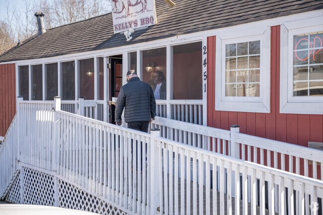 Kelly's barbecue has been in business for several decades in downtown Walnut Grove.