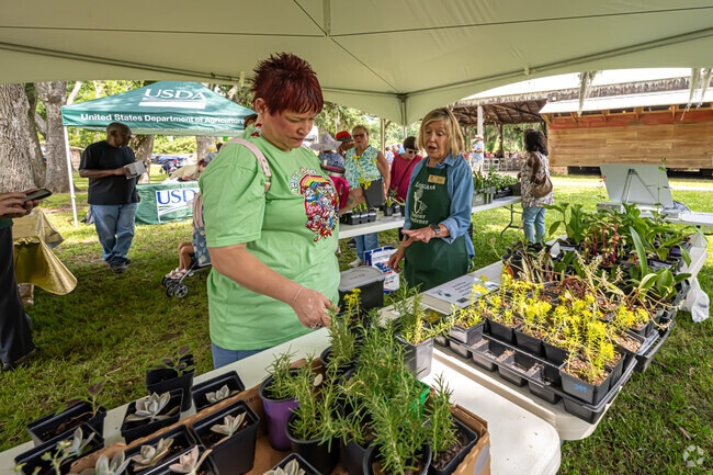Speak with a Louisiana Master Gardner during the Destrehan Garden and Pet Show.