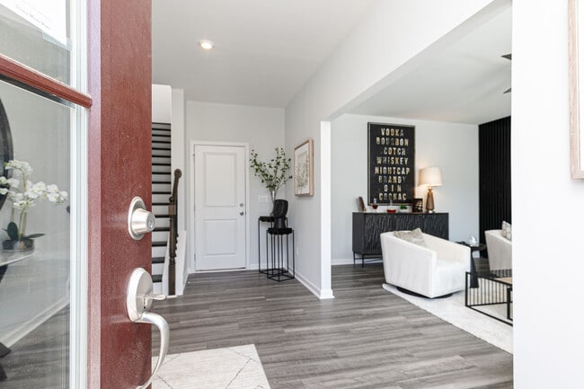 648 Devon Aly, Acworth, GA 30102 - photo 2