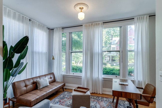 351 Thrall St unit ID1234536P, Cincinnati, OH 45220 - photo 4