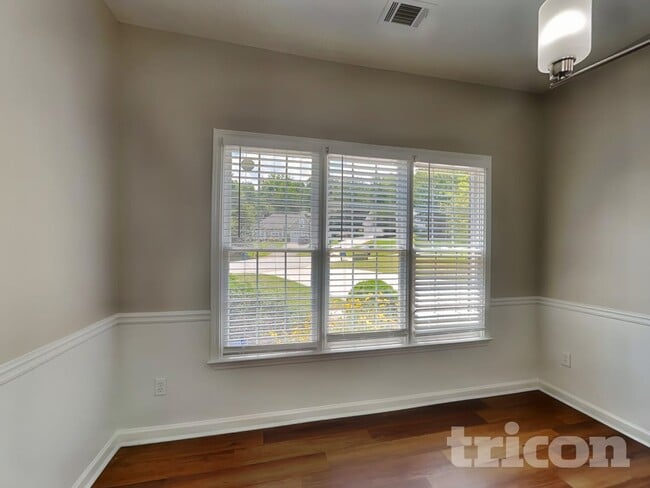 610 Dana Pointe Ct, Lawrenceville, GA 30045 - photo 3