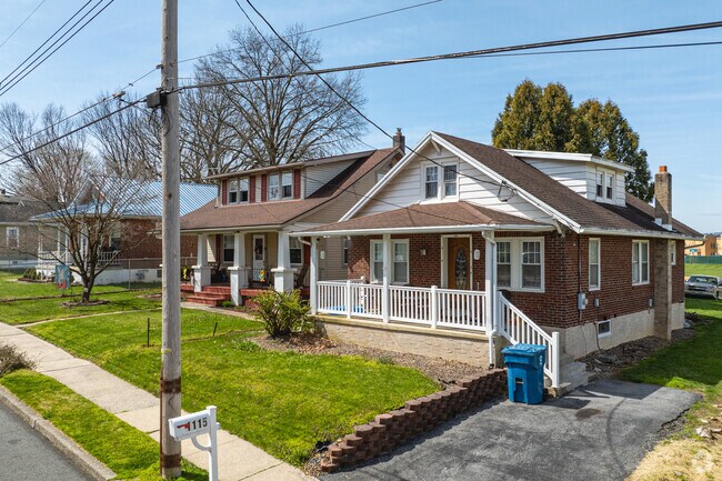 Bungalows in Kenhorst feature wide shaded front porches with attached driveways.