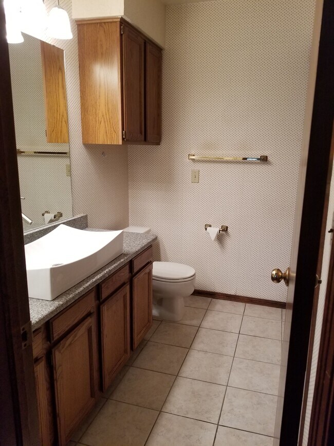 Main bathroom