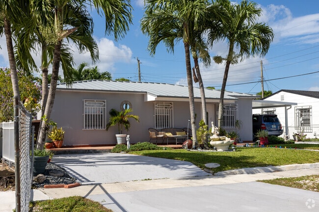Palm trees are there to give you shade when you need it in West Little River.
