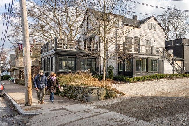 Take a stroll down Narragansett Ave for shopping, dining, and more in East Passage Estates, RI.