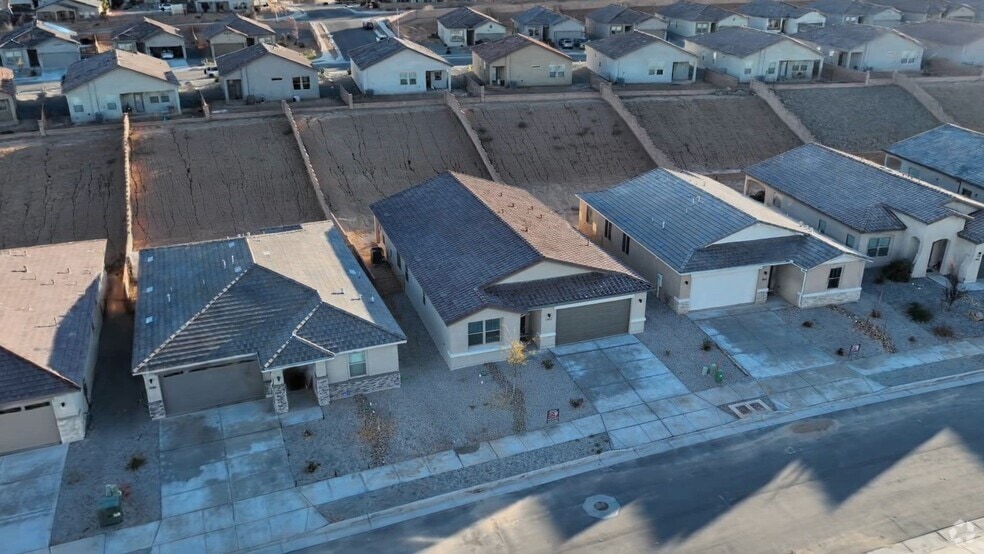 1457 Valle de Colores Rd NW, Los Lunas, NM 87031 - photo 2