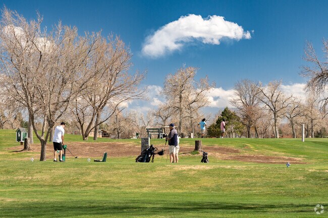 The Aurora Hills Golf Course is close to Highland Park, just a few blocks southeast.