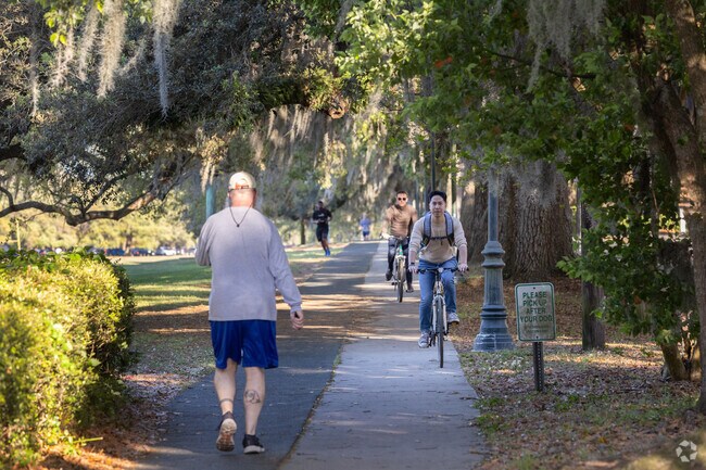 Walk from Oakland Park-Northgate-Eastgate to the Daffin Park walking trail.