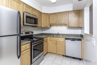 1805-1819 W 14 Mile Rd, Royal Oak, MI 48073