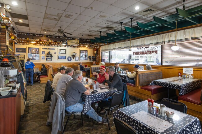 While in Franklin be sure and meet at  Moms Restaurant for a legendary meal.