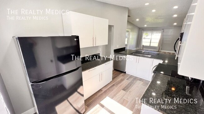 1184 Calanda Ave, Orlando, FL 32807 - photo 7