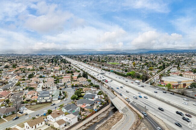 Rosemead residents and visitors enjoy convenient access to the 10 and 60 freeways.