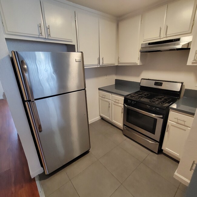 5011 Monte Vista St unit 304, Highland Park, CA 90065 - photo 2