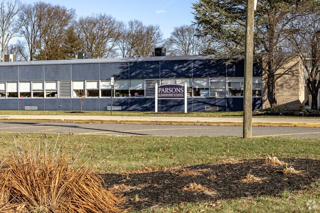 Parsons Elementary is an awesome place. Teachers are kind and friendly.