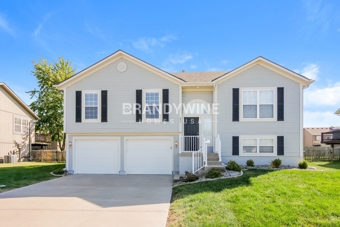 809 Canter St, Raymore, MO 64083 - photo 1