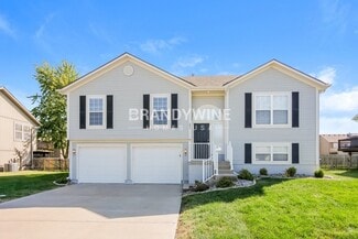 809 Canter St, Raymore, MO 64083