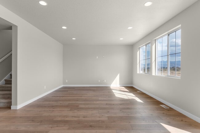 541 W Coyote Ridge Rd, Grantsville, UT 84029 - photo 5