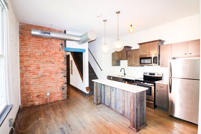 1533 Pleasant St, Cincinnati, OH 45202 - photo 5