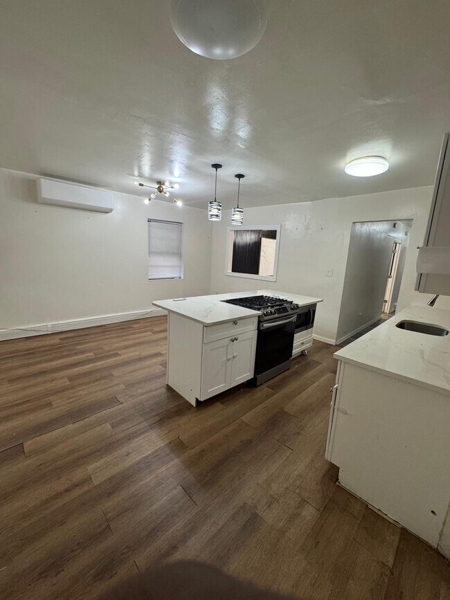 1470 Needham Ave unit 1470, Bronx, NY 10469 - photo 5